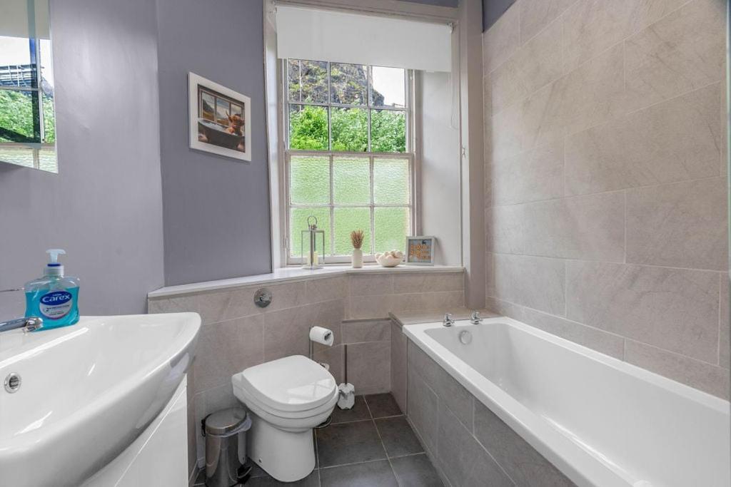 Guestready - Lovely Nest In The Old Town Edinburgh Ngoại thất bức ảnh